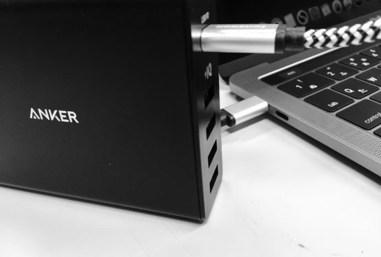 【徹底レビュー】Anker PowerPort+ 5 USB-C ！MacBookProの充電器におすすめ！