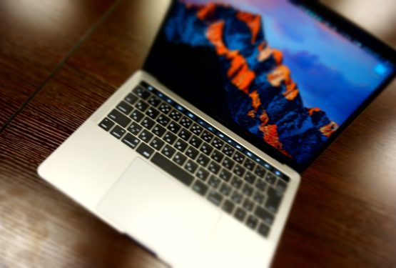 【Mac】MacBookPro TouchBarモデルを購入しました！写真集！