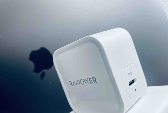 【実機レビュー】 RAVPower 61W USB-C充電器 RP-PC112！ 世界最小最軽量充電器！