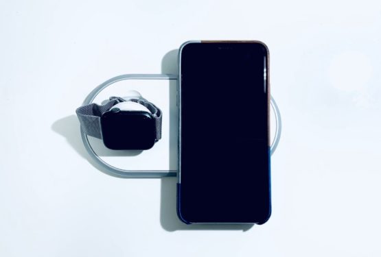 【レビュー】iPhoneとApple Watchを同時に充電できるワイヤレス充電器！CHOETECH T317 2in1 デュアルワイヤレス充電器！