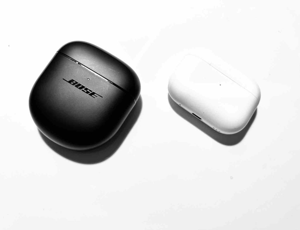 BoseQCEarbuds2AirPodsPro2-2